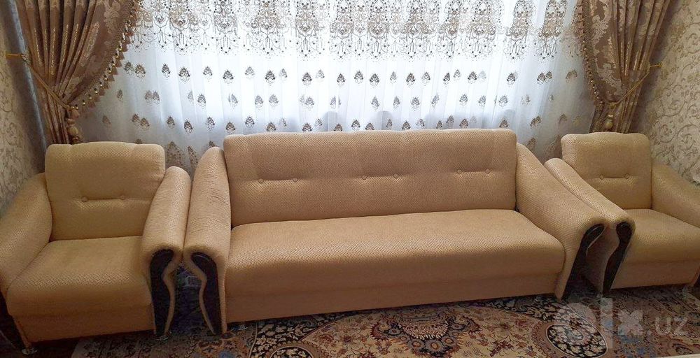 Divan yumshoq mebel