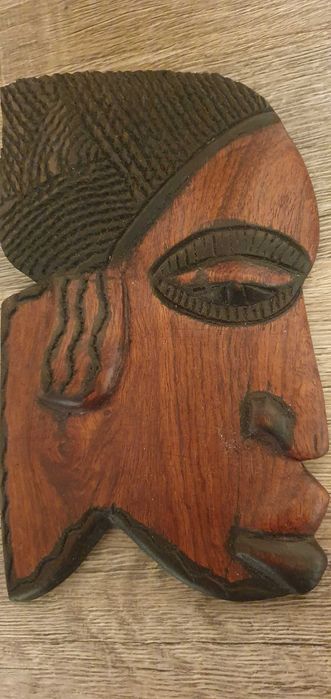 Busturi si masti africane din lemn de abanos