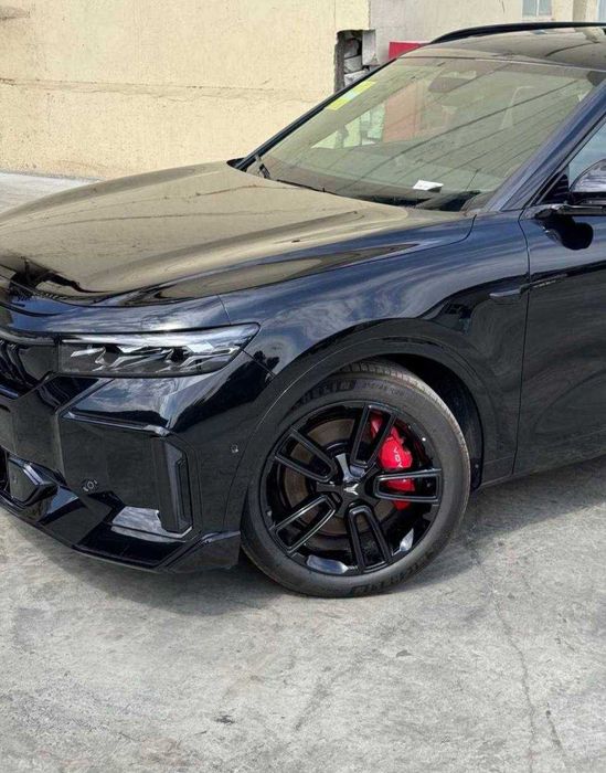 Voyah Free 4WD hybrid 2025