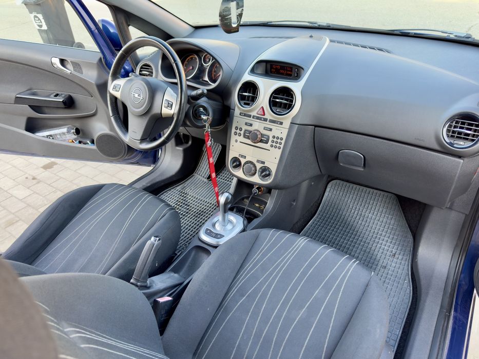 Vand Opel Corsa D automat 1.2 benzina 2008