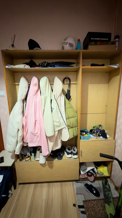 Прихожая, тумба , дамский стол