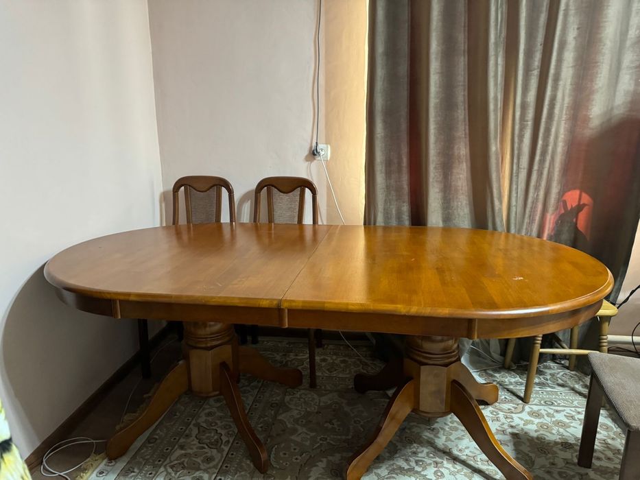 Продам стол обеденный на 12 персон