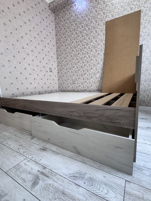 Продам двуспальную кровать