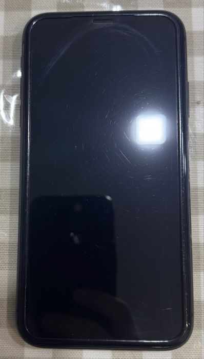 Продам IPhone 11, 128 ГБ, цвет-черный