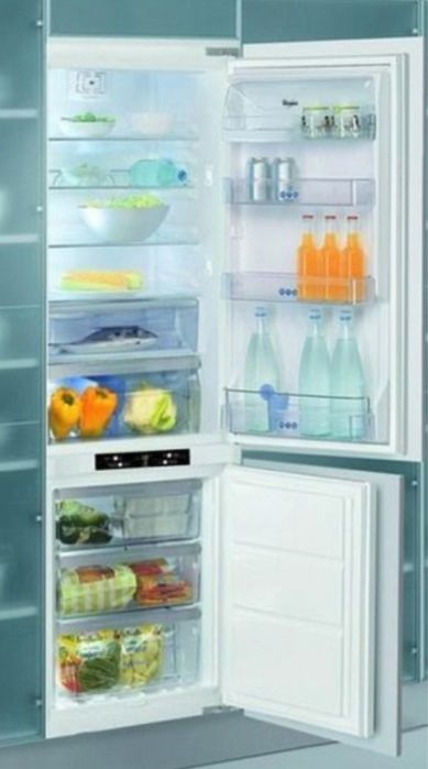 Продам холодильник Whirlpool встрайваемый