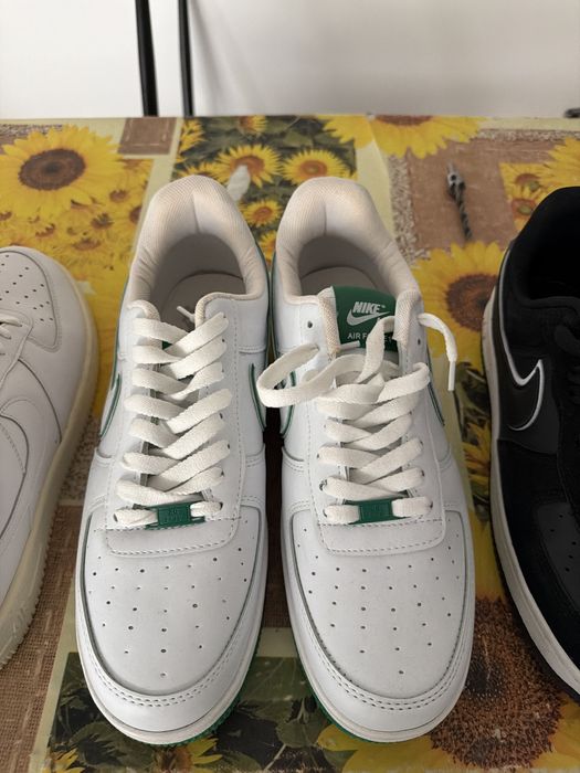 Vand adidasi Nike