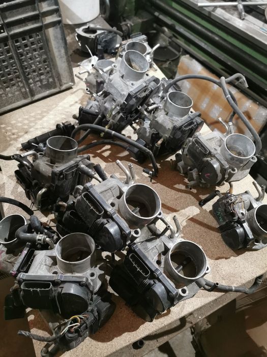 дроссельная заслонка Тойота камри slpard solara estima 2.4л  2 л