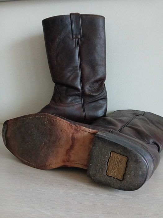 Продавам кожени ботуши