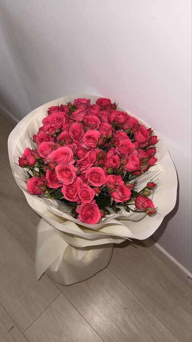 Букет кустовых роз