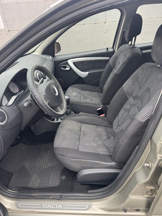 Dacia Sandero 1.2 benzina , A.C , geamuri electrice