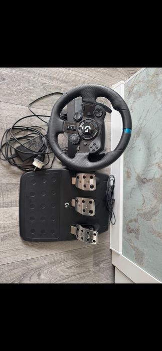 Продам игровой руль Logitech g923