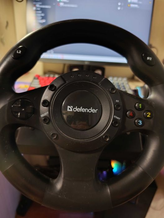 Игровой руль с педалями