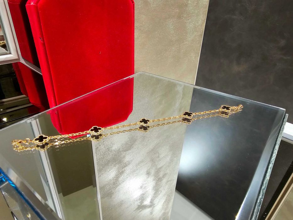 Van Cleef & Arpels VCA Rose Onyx 5 Motifs Sweet Alhambra Дамска Гривна