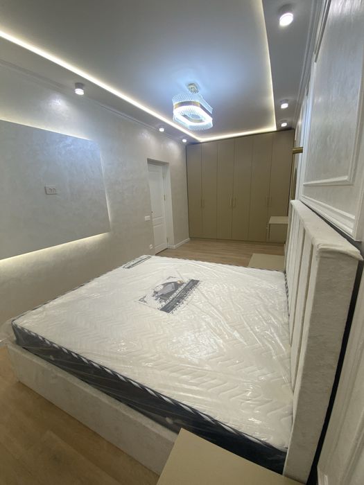 Продаеться 2 ком квартира.Новая все мебельи оборудование новые