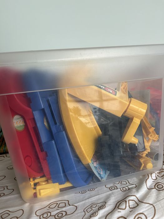 Детска играчка гараж за коли на Бураго