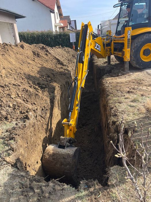 Buldoexcavator cu picon