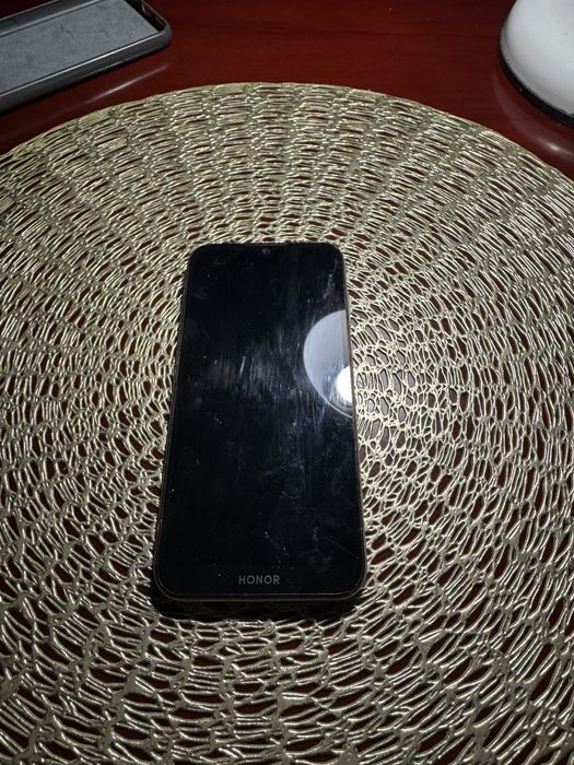 Продам телефон honor 8S