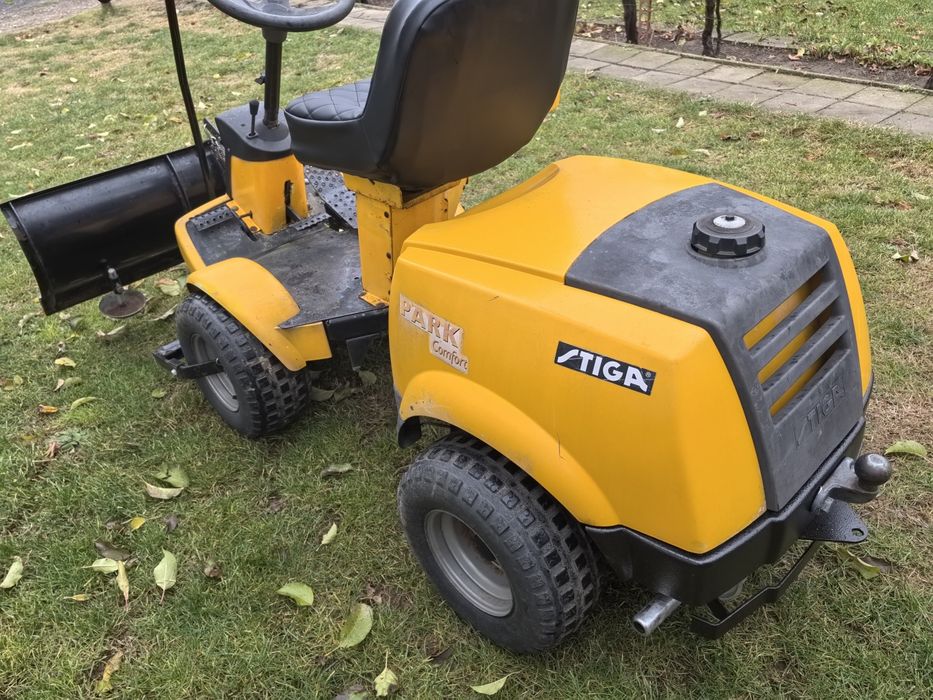 СНEГОРИН STIGA PARK COMFORT Тракторна косачка Трактор 15,5 к. с.