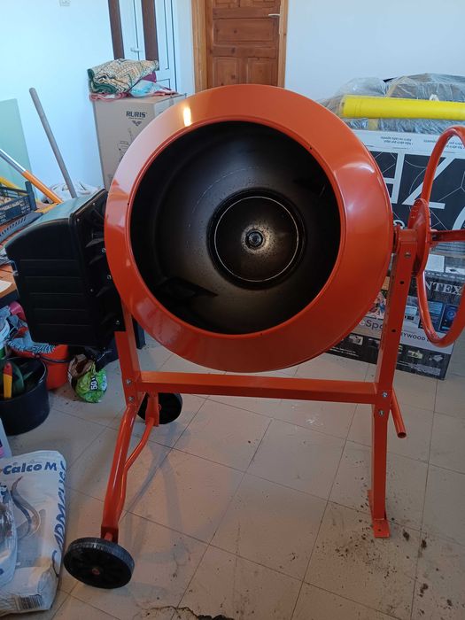 Betoniera noua, 190 litri, 850w