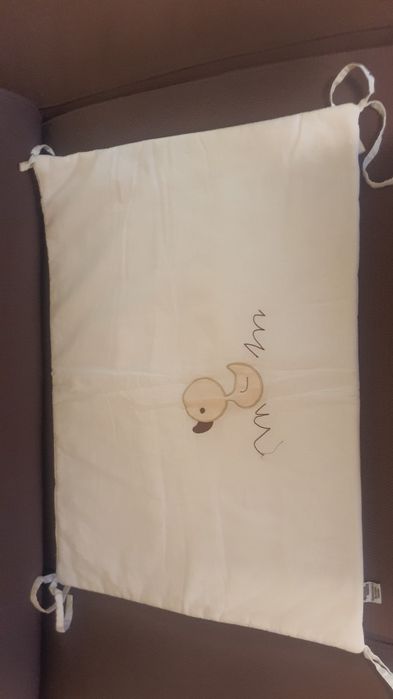 Бебешка олекотена завивка, плик, калъфка и 4 броя обиколници за кошара