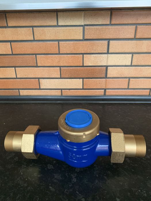 Suv uchochik har xil razmerda