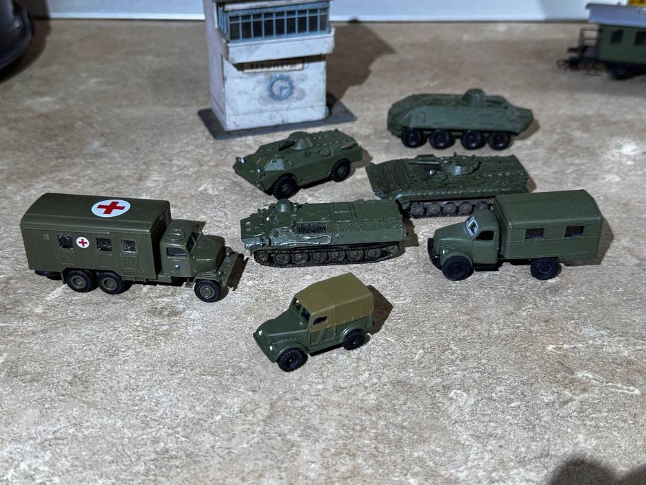 Военна техника НРБ в мащаб 1:87 HO танкове и газ-69