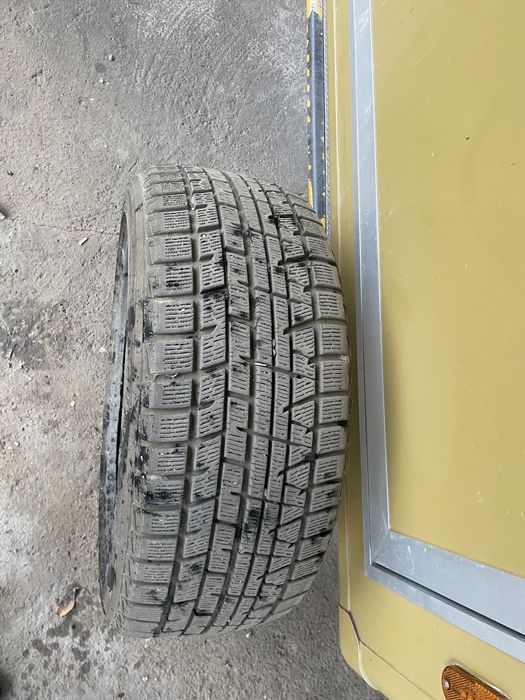 Зимние шины 235/45/R18 Yokohama 4шт