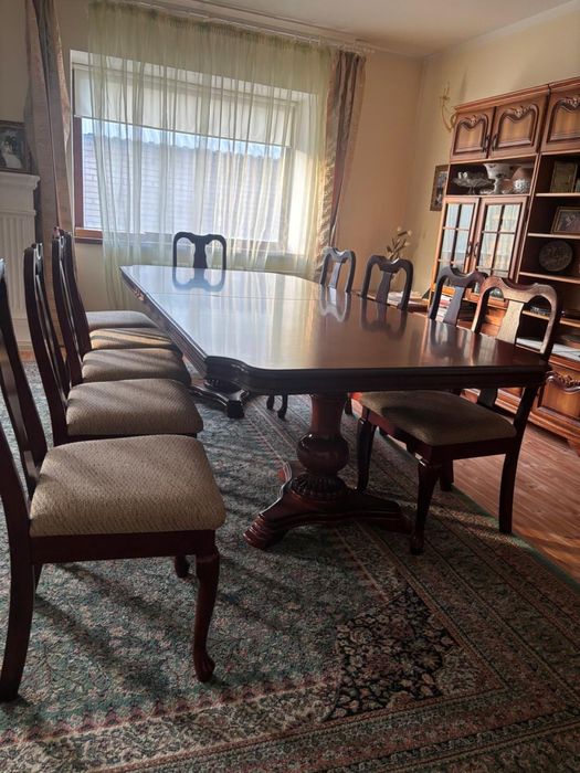 Продам деревянный стол