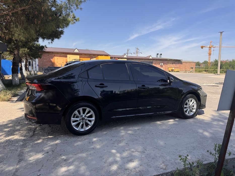 tayota karolla.  yil 2023.   km 27.000.  kraska toza