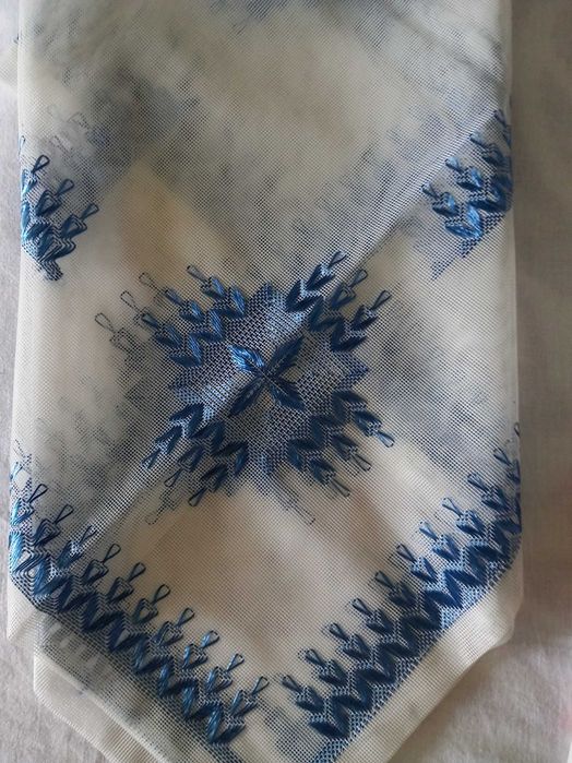 3 карета ръчна бродерия- тюл