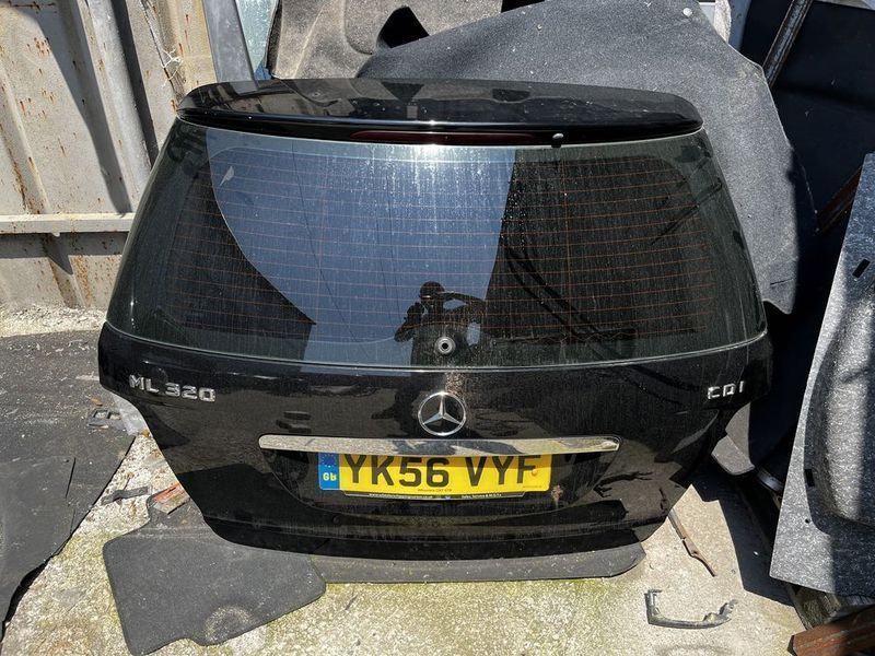 Пета врата / заден капак Mercedes ML W164