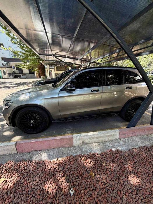 Mercedes Benz GLC250