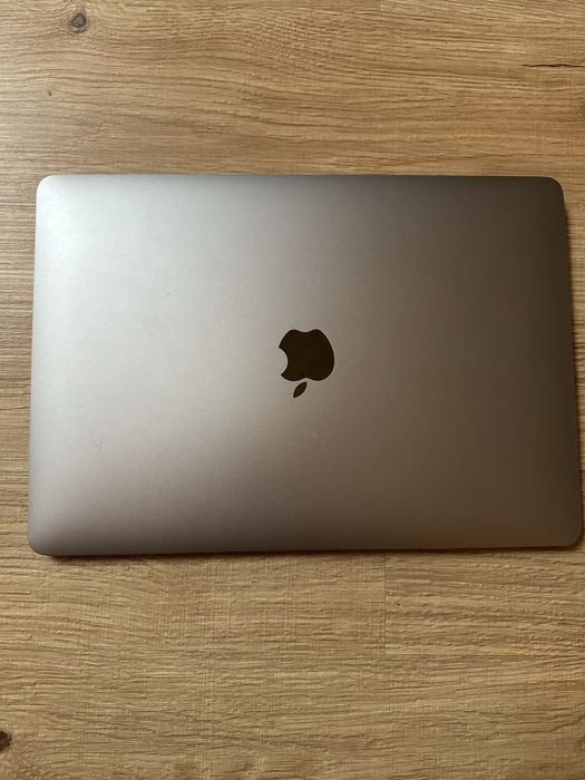 Apple 13.3" MacBook Air, Apple M1