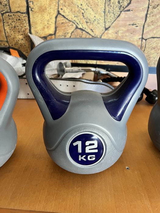 Set gantere Kettlebell noi 8 kg,12 kg,14 kg made in Germany pret 300 r