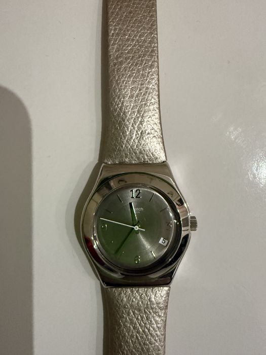 Часы женские swatch