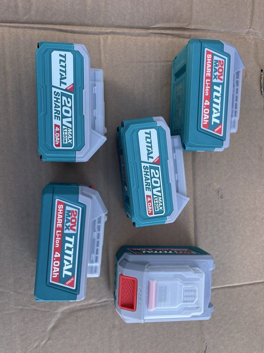 Acumulator/baterie Total 20 volti 4 amperi noua