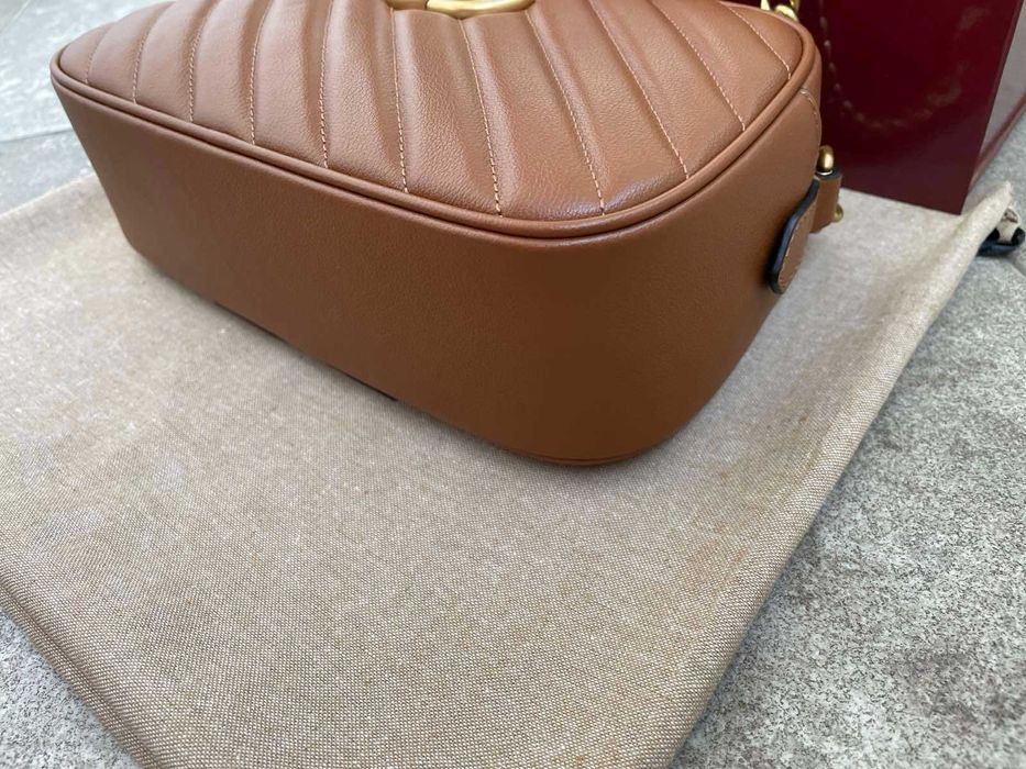 Gucci Чанта Marmont Малка Гучи Кафява кожa Златно GG Лого Оригинална