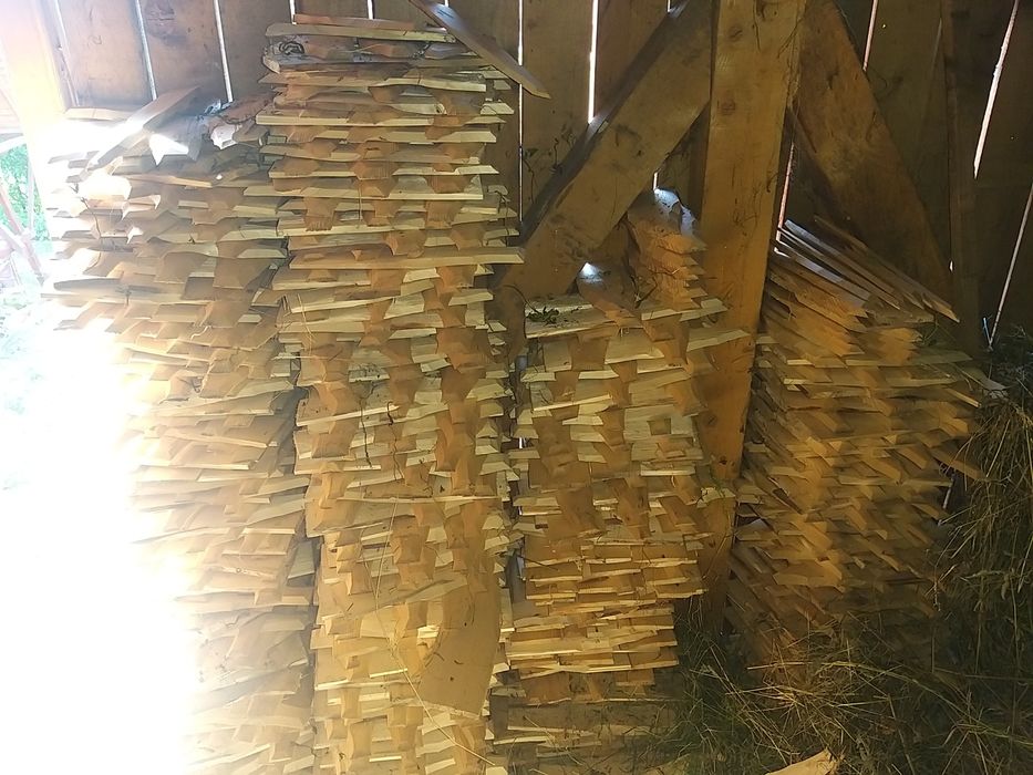 Vând Draniță (șindrilă) de lemn