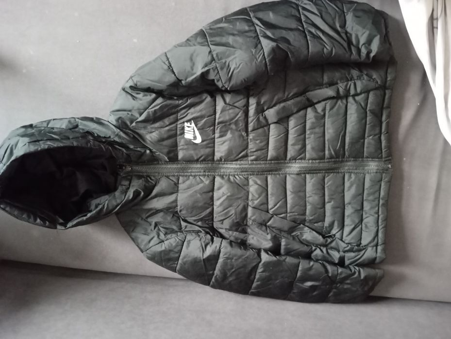 Продам куртку для мальчика на осень