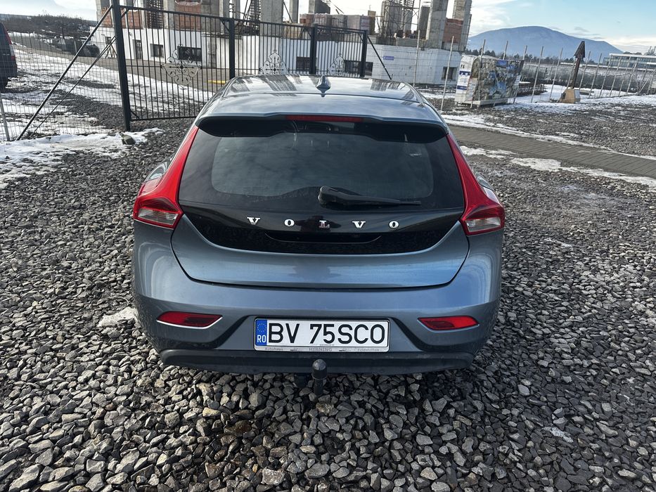 Volvo v 40 2013 proprietar