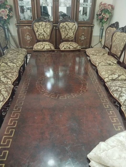 Stol stul sotiladi xontaxtayam boladi 16 kishilik yongoq sifatli zor