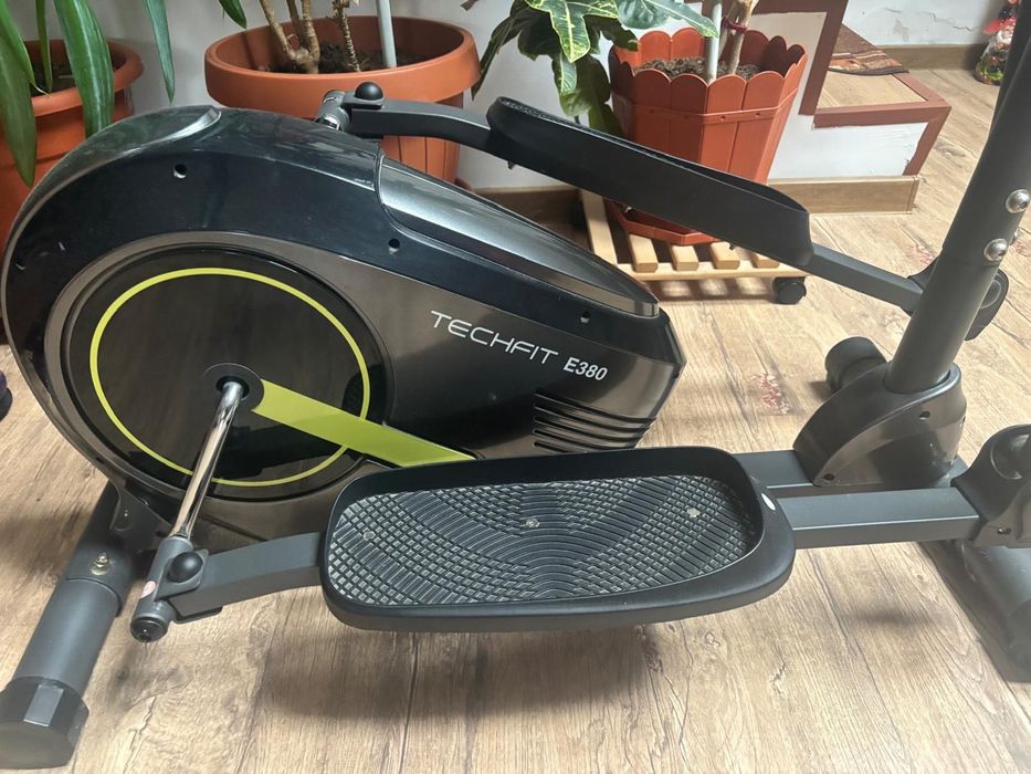 Bicicleta eliptică E380 TECHFIT