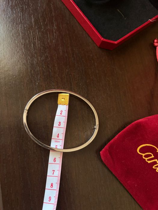 Bratara Cartier Love cu motiv de suruburi