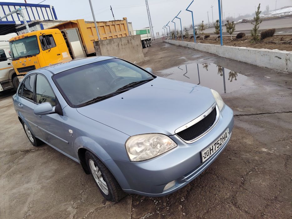 Ласетти сотилади