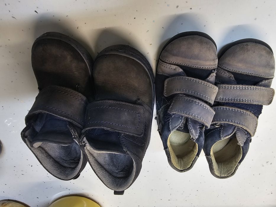 Set lot 2 perechi ghetuțe marime 22-23 Primigi