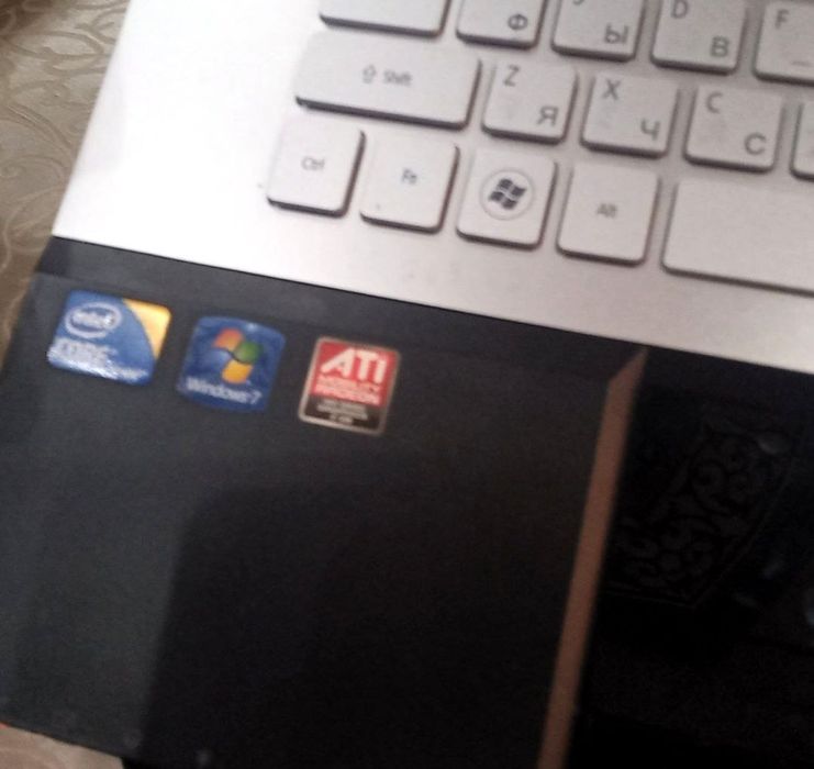 noutbu acer ekran 19lik eng kattasi bunaqa qashqdaryoga 2ta bulsa kera