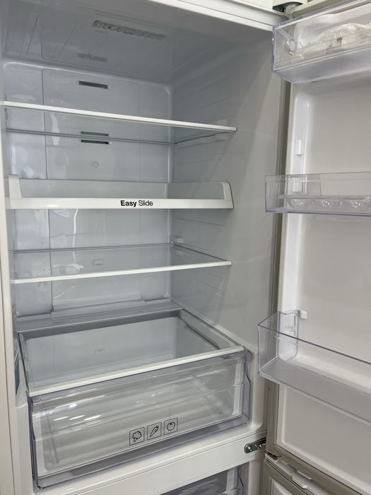 Продаю Холодильник Samsung