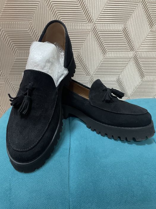 Продам лоферы женские