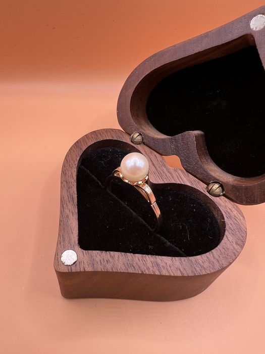 Продам золотое кольцо.