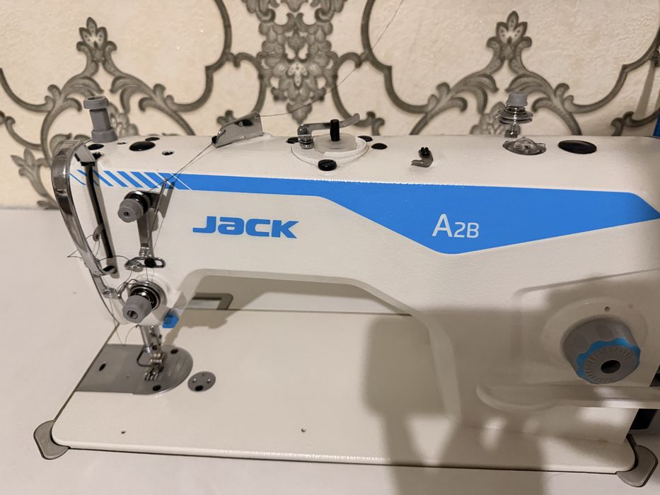 Срочно продам Швейная машинка JACK A2B